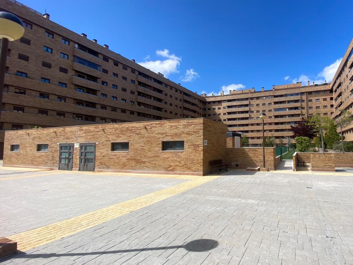 Aires De Toledo-Parque Warner Y Madrid En Familia Leilighet Eksteriør bilde