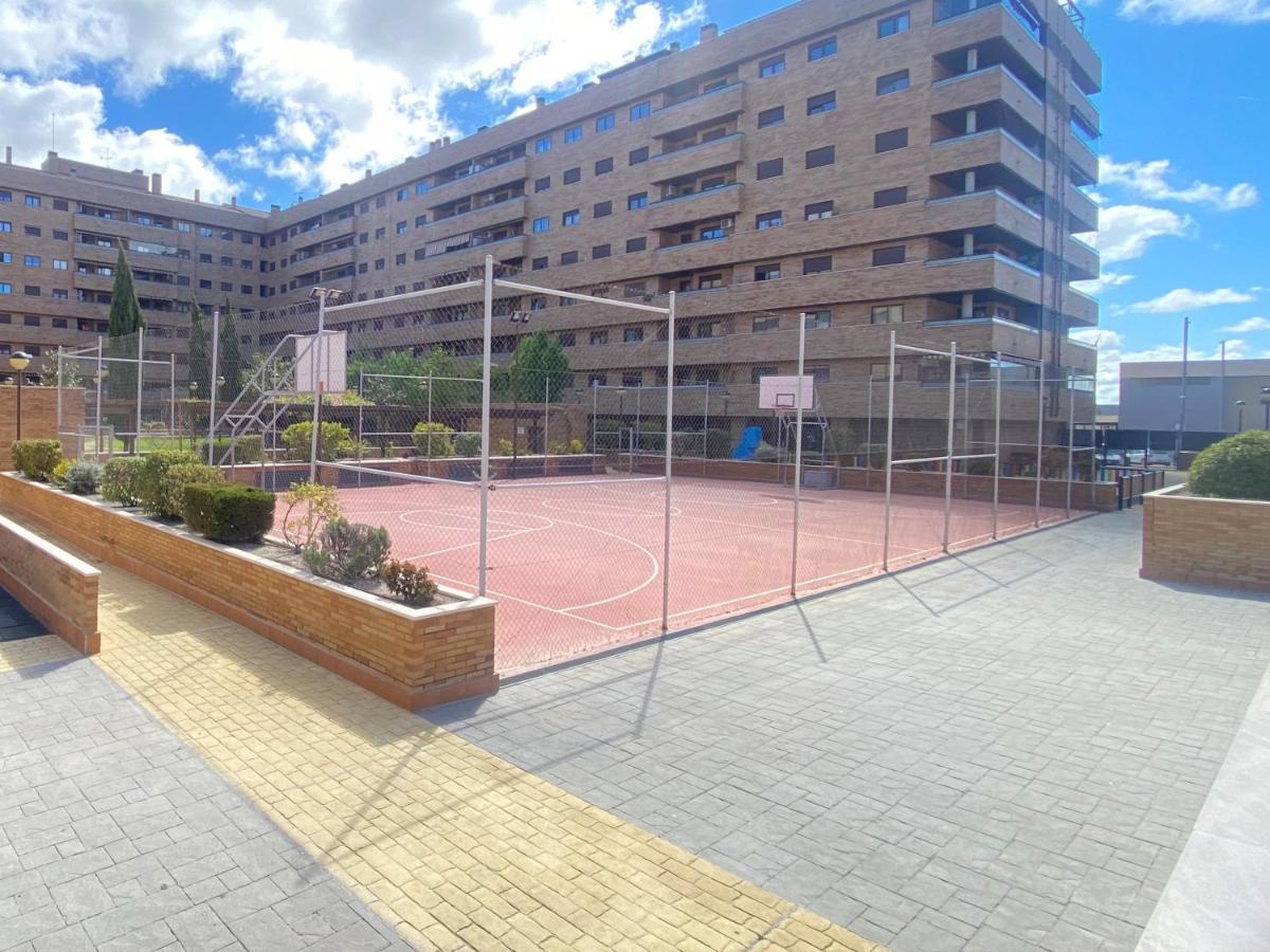 Aires De Toledo-Parque Warner Y Madrid En Familia Leilighet Eksteriør bilde